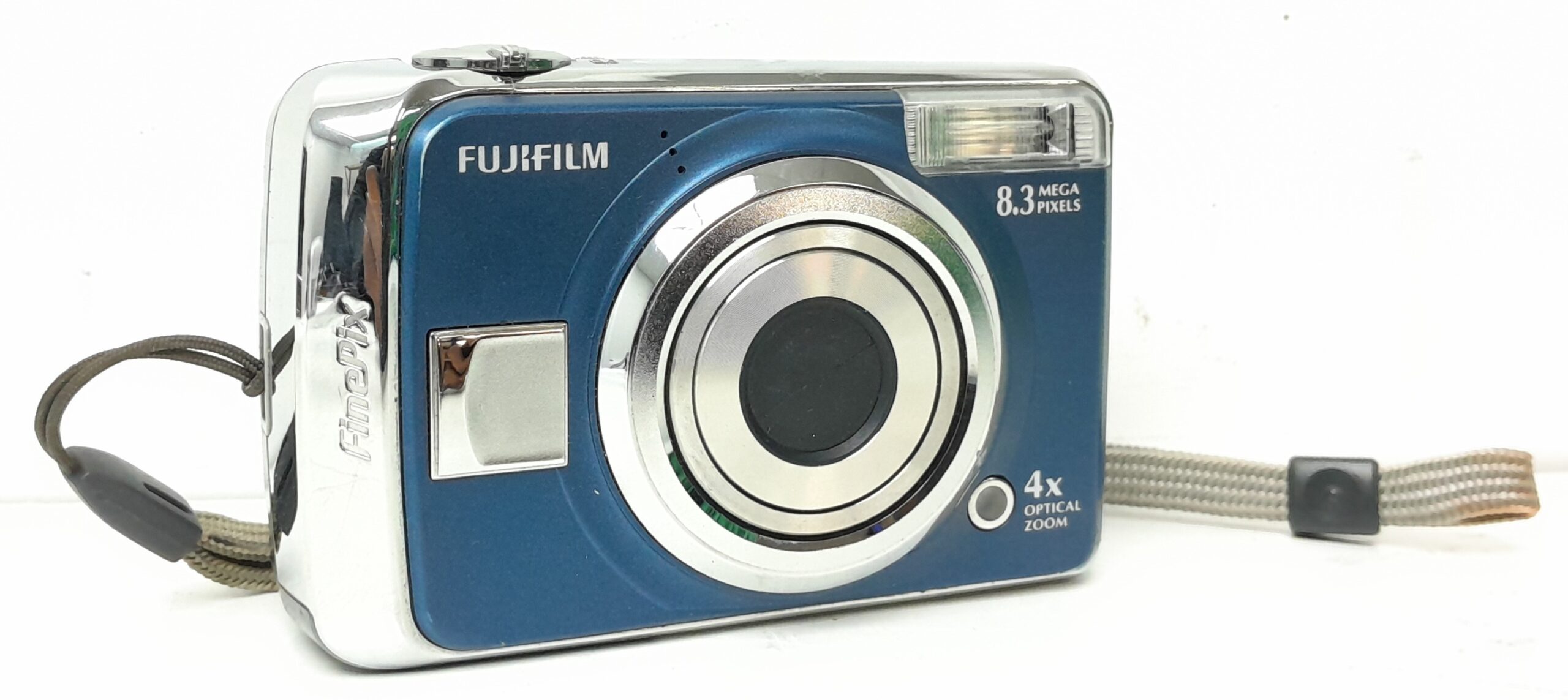 FUJIFILM デジタルカメラ 8.3メガピクセル シルバー やや傷や