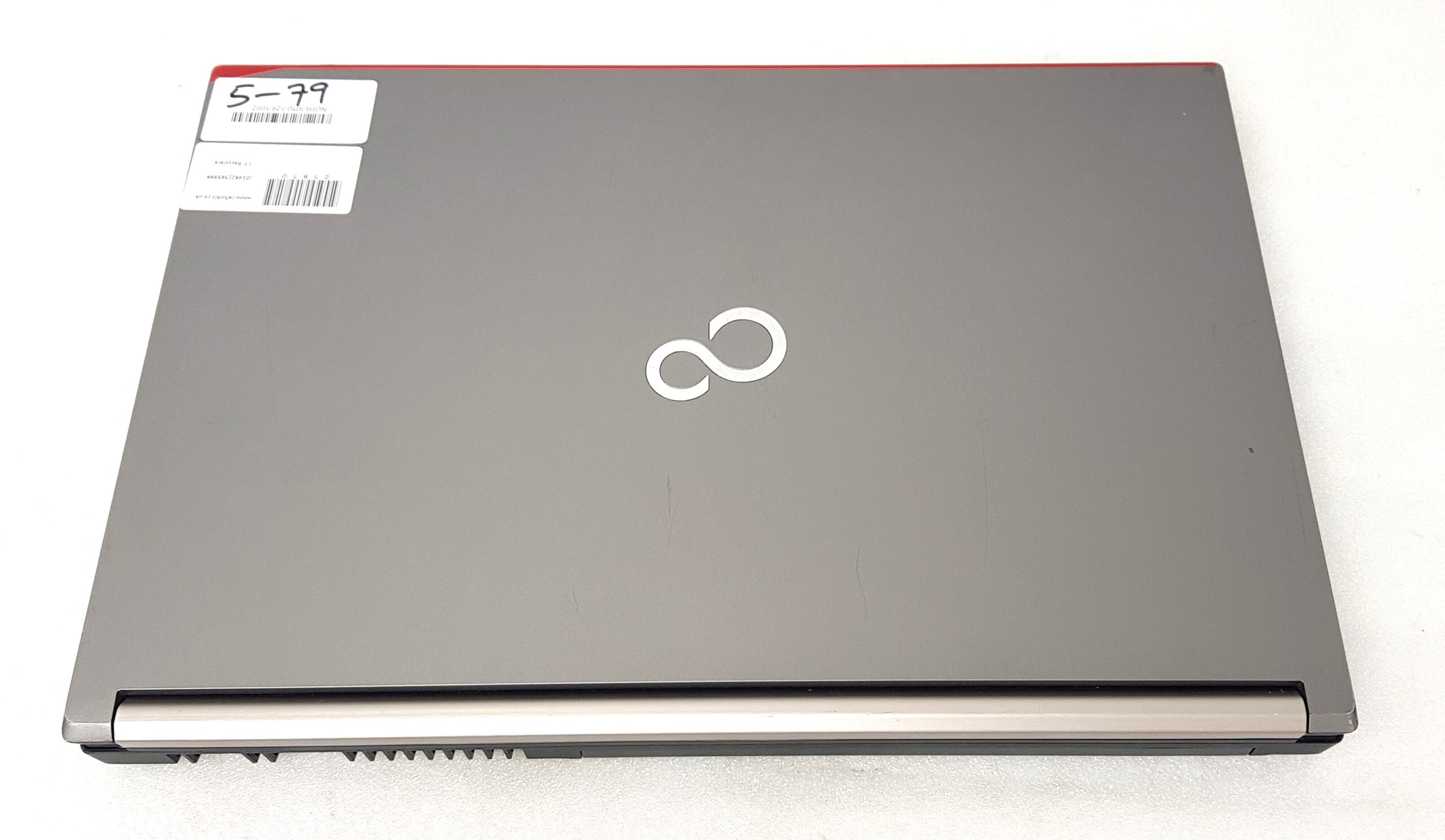 Fujitsu Core i7-7700HQ/ Ram16GB / SSD 256GB / Windows10. 美品