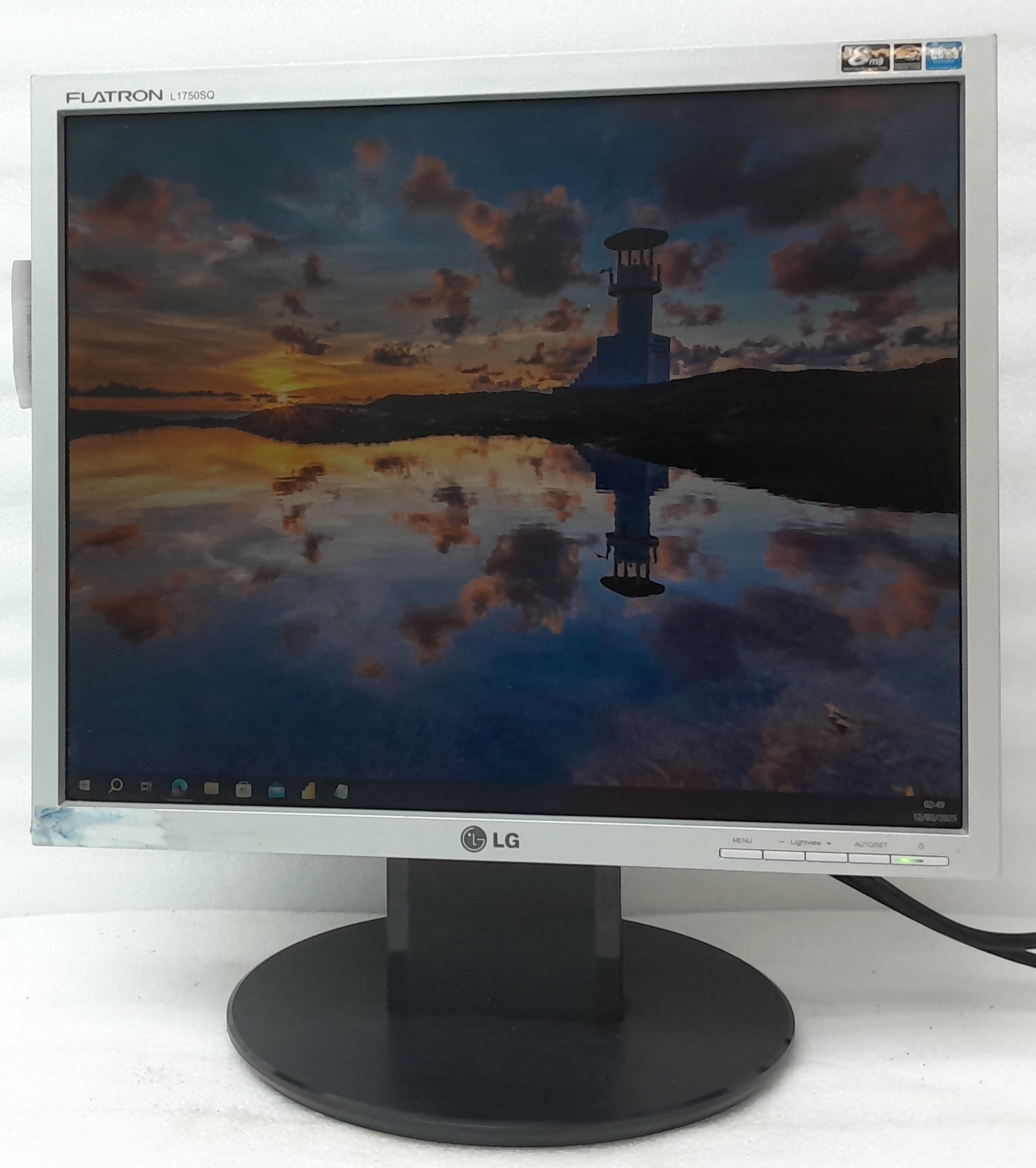 Lg_Flatron_L1750sq-sn_1-11.jpg Lg_Flatron_L1750sq-sn_1